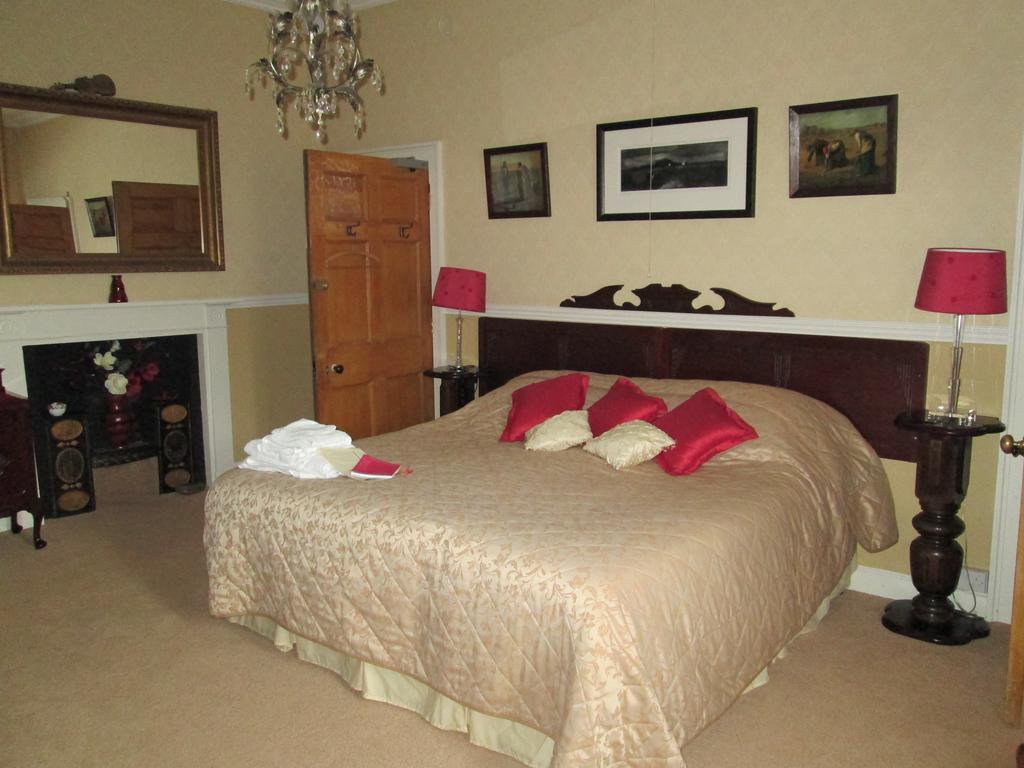 Priskilly Forest Country House Фишгард Экстерьер фото